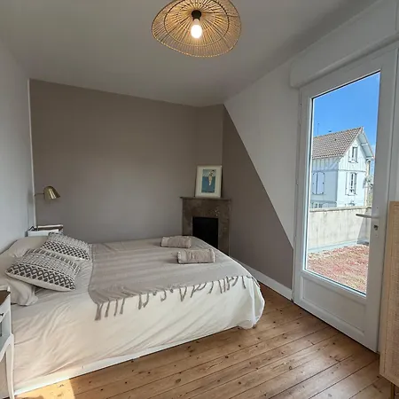 Дом отдыха Ideal Famille - Maison A 200 M De La Avec Jardinet - Linge Inclus *